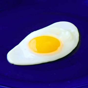 How to cook sunny side up eggs.