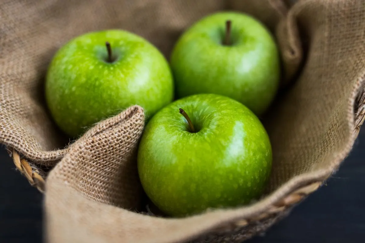 Types Of Sour Green Apples 🍏 A-to-Z | Photos - Butter N Thyme