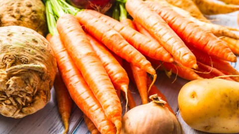 How many carrots in a pound