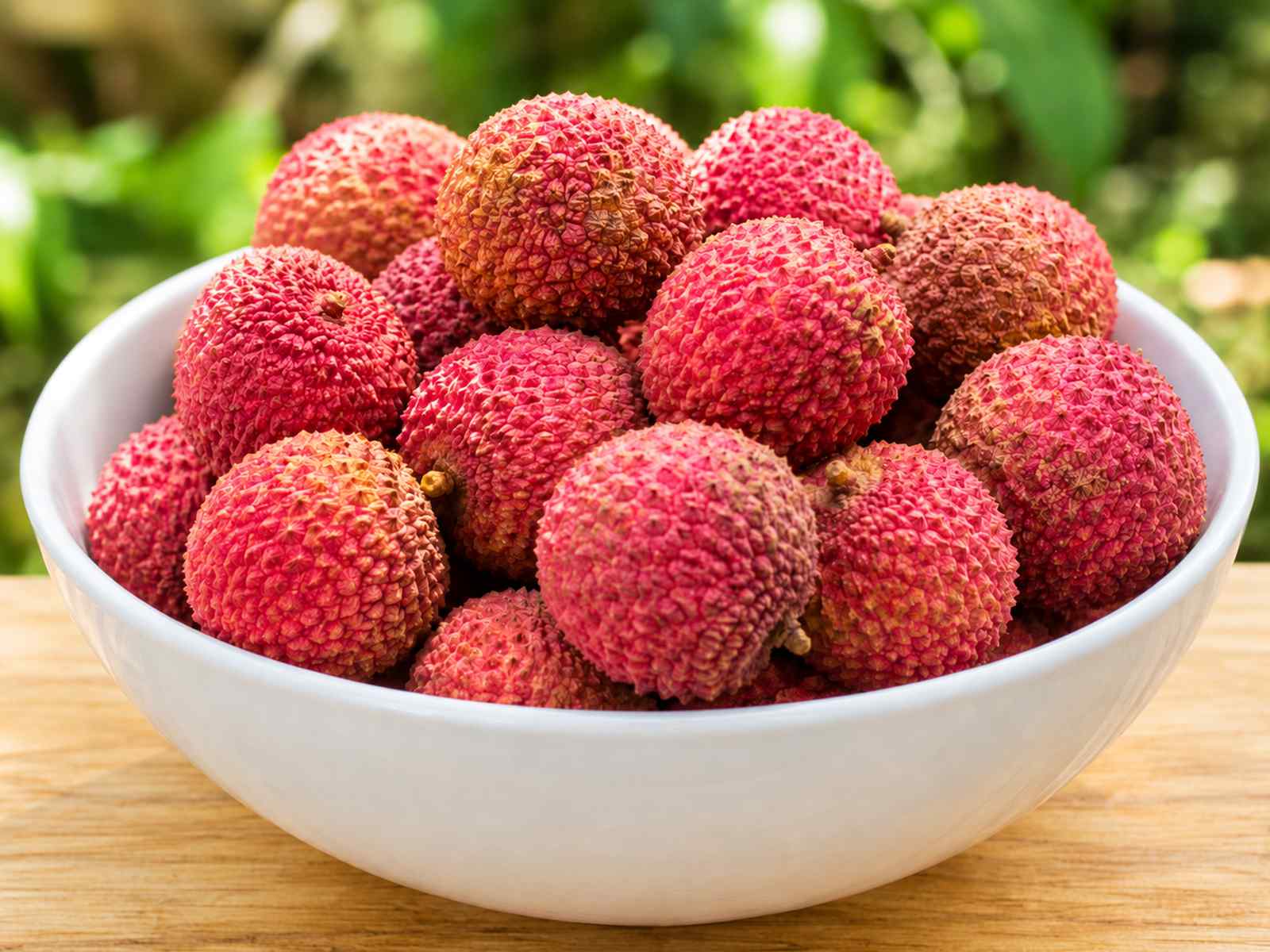 Sweetheart lychee fruit in a bowl close up